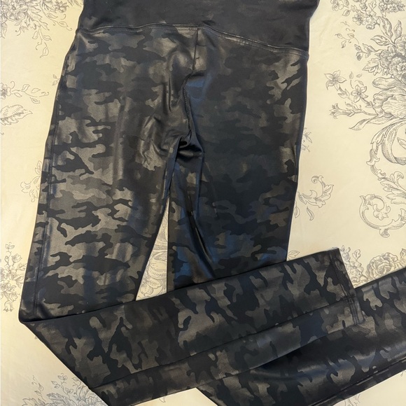 Spanx Faux Leather Camo Leggings - Picture 5 of 7